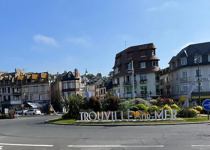 Trouville, Appartement Renove Avec Grande Terrasse Au Calme