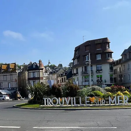 Trouville, Appartement Renove Avec Grande Terrasse Au Calme Exterior photo